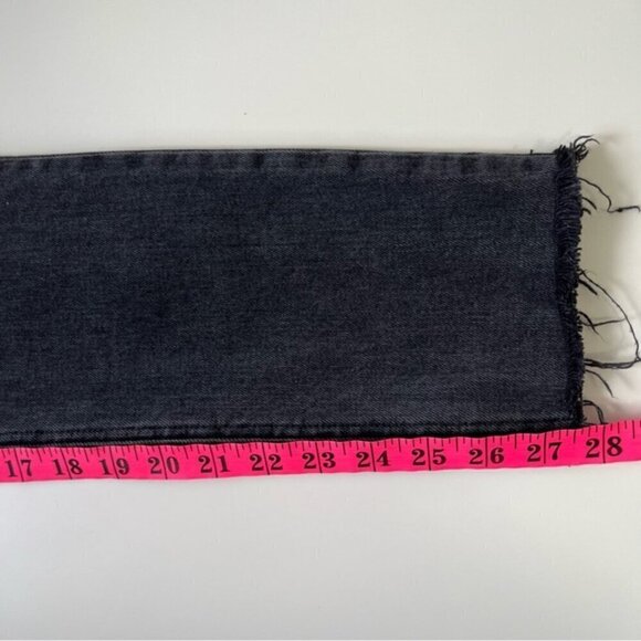 Aritzia Denim Forum The Yoko High Rise Slim Faded Black Raw Hem Size 26 - Picture 10 of 12